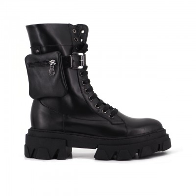 C 5 boot, Black