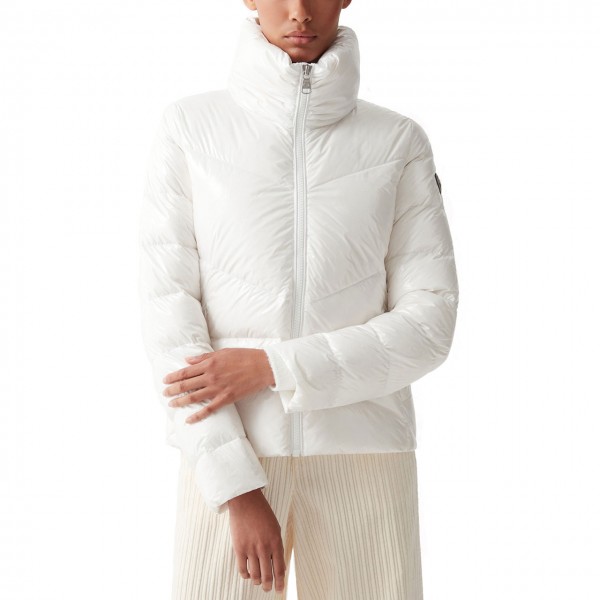 Down jacket with high collar in white shiny fabric